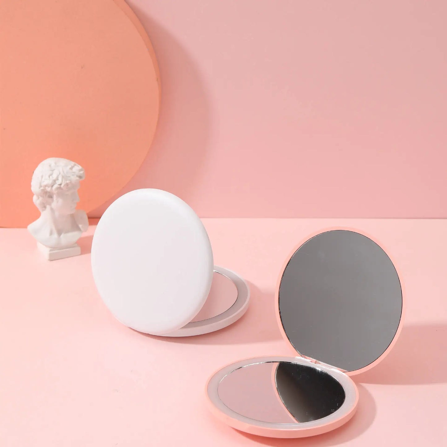 Personalized LED Light Cosmetic Folding Pocket Mirror – Compact & Luminous Makeup Mirror for Women